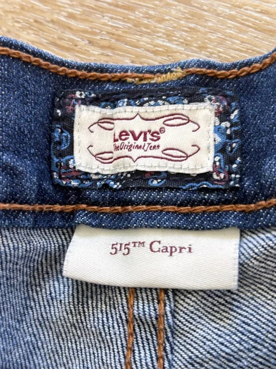 Levi's 515 Womens Capri Cropped Stretch Denim Jeans Size 14 Mid-Rise Medium Wash - Picture 3 of 11